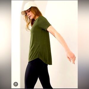 ATHLETA Breezy Scoop V-neck Tee XS/Olive Green